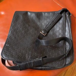 Men’s Gucci messenger bag